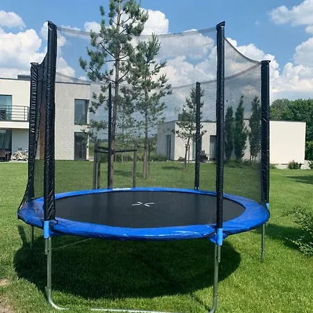 House With Hot Tub *