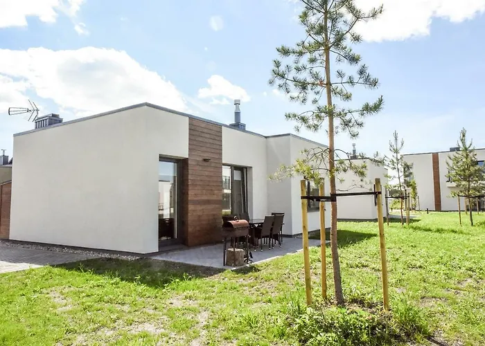 House With Hot Tub * פלאנגה