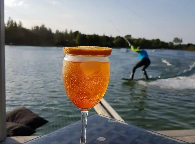 House With Hot Tub בית נופש